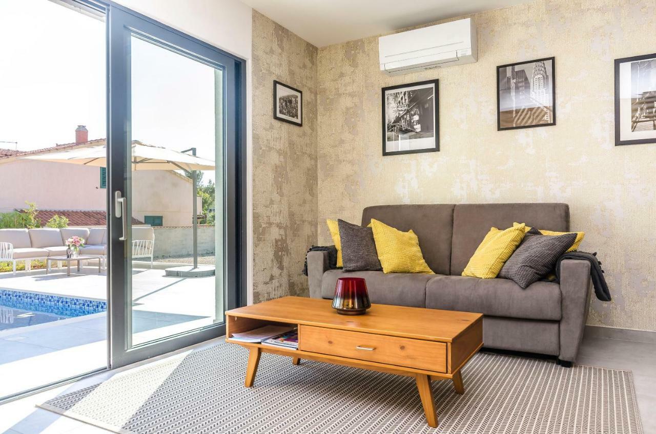 Apartments Villa Adriana II Srima Ngoại thất bức ảnh