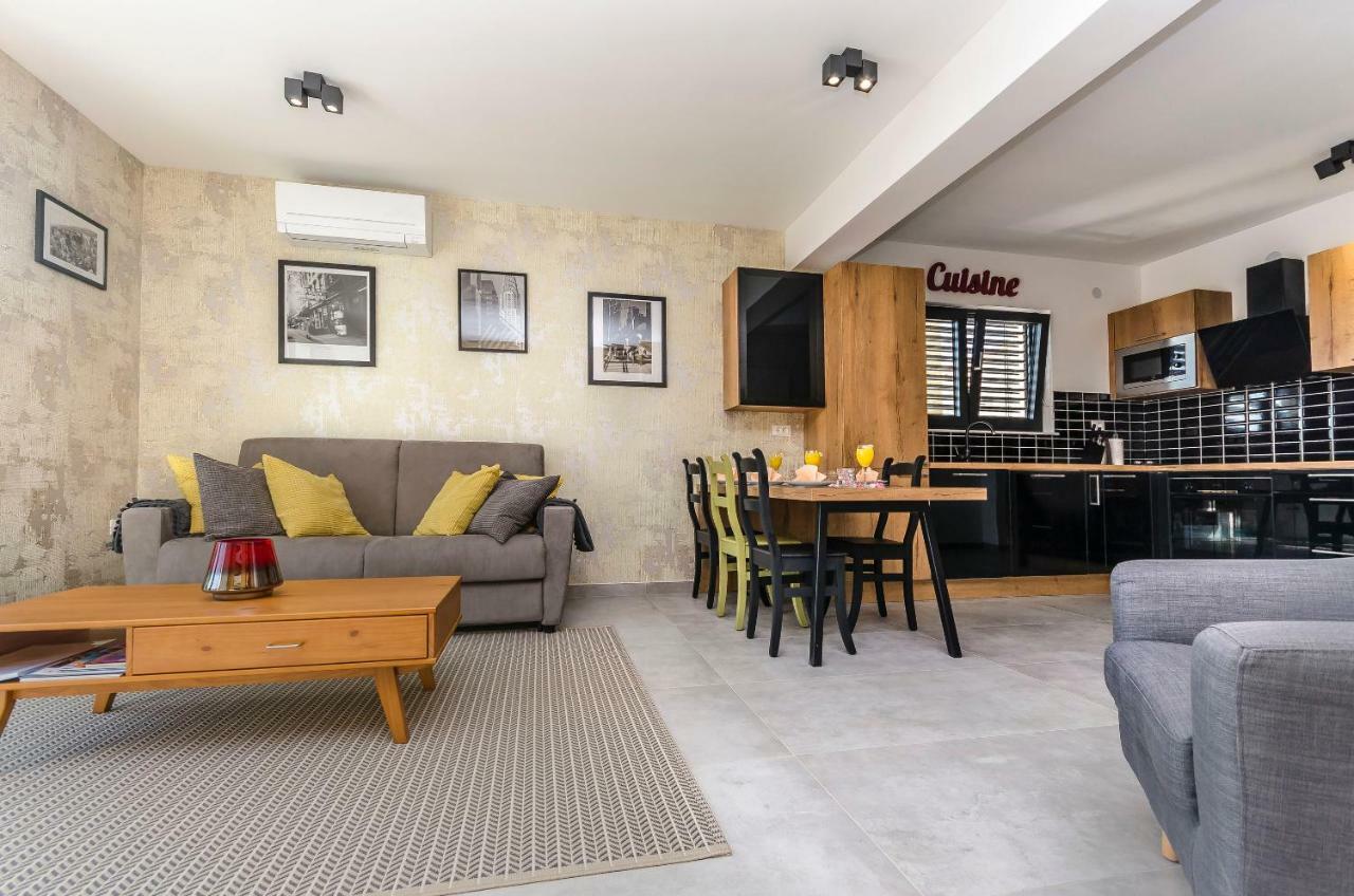 Apartments Villa Adriana II Srima Ngoại thất bức ảnh