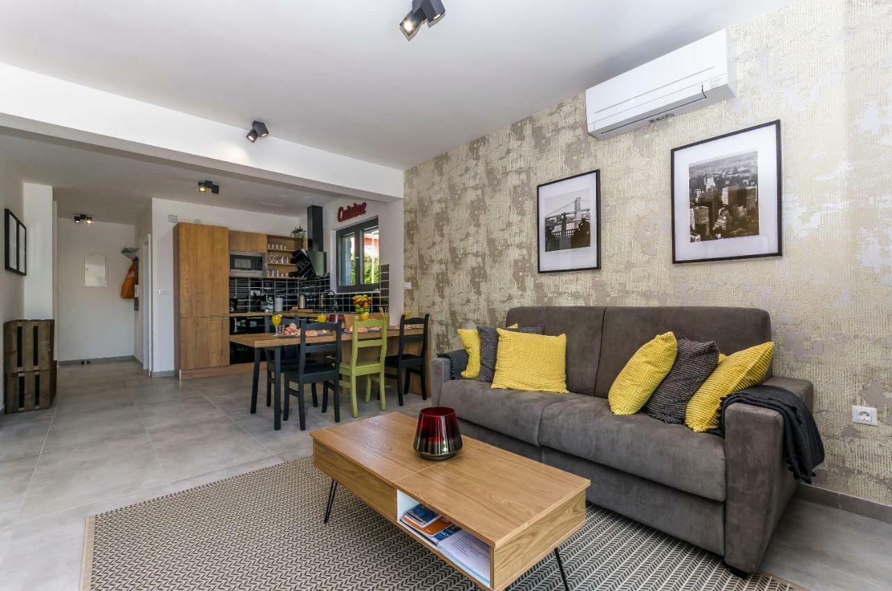 Apartments Villa Adriana II Srima Ngoại thất bức ảnh